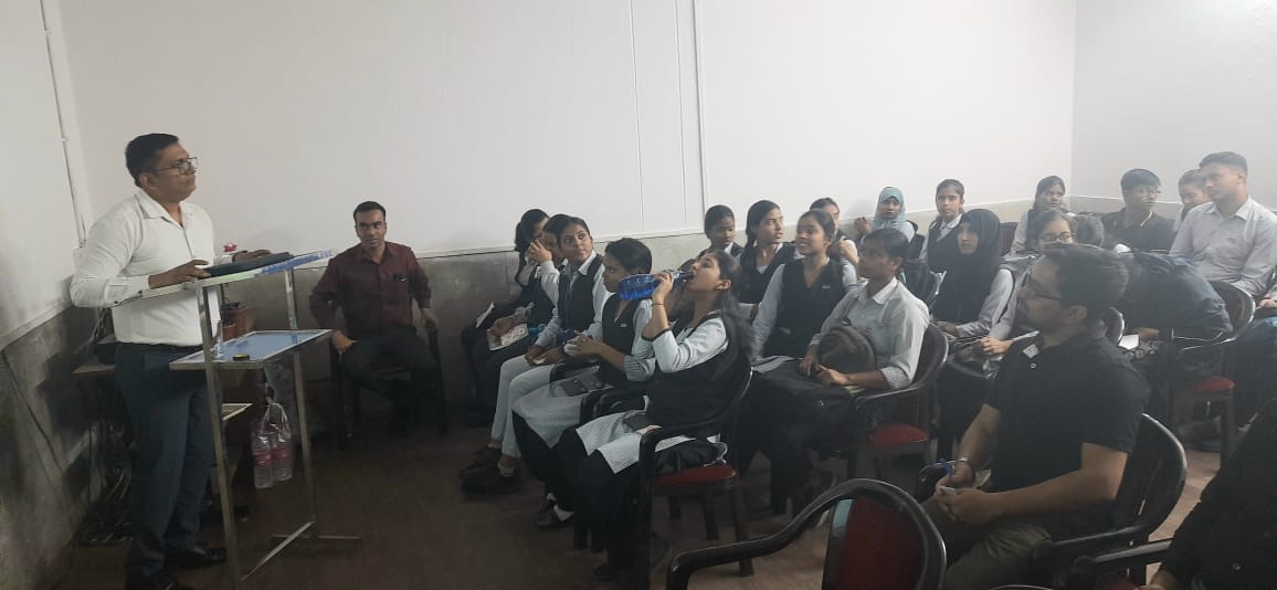 Extension lecture organized by the Department of Philosophy at Karim City College