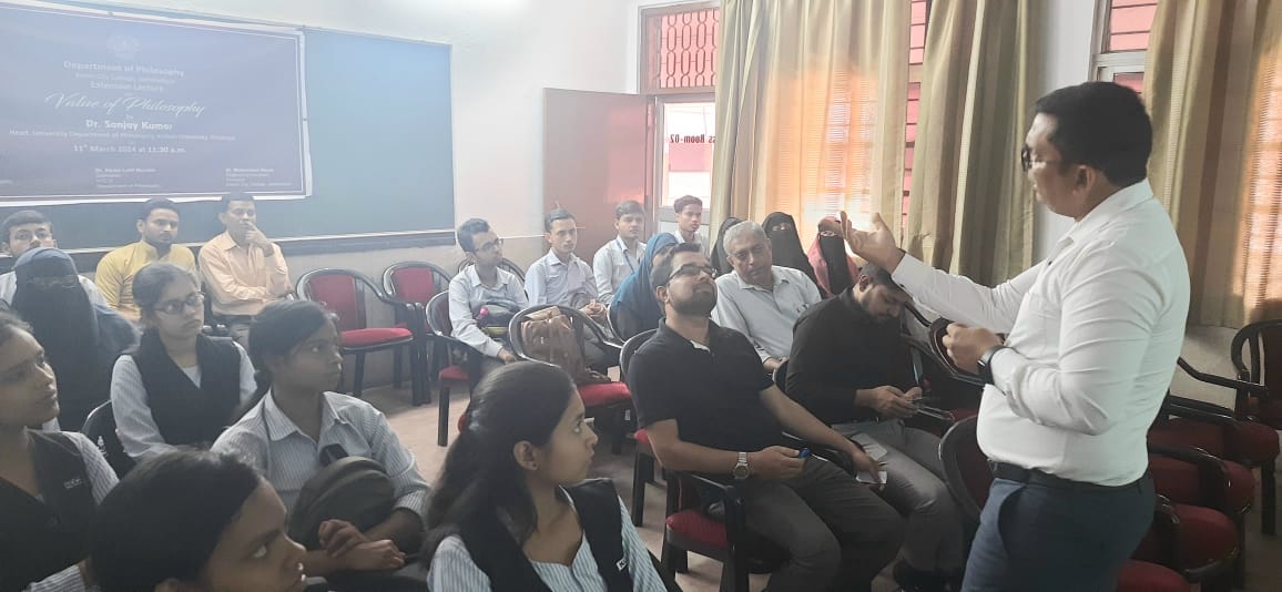 Extension lecture organized by the Department of Philosophy at Karim City College