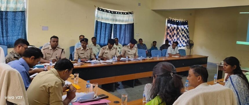 जिला निर्वाचन पदाधिकारी और वरीय पुलिस अधीक्षक ने पोटका एवं जमशेदपुर सदर प्रखंड मुख्यालयों में बैठक कर चुनावी तैयारियों की समीक्षा की