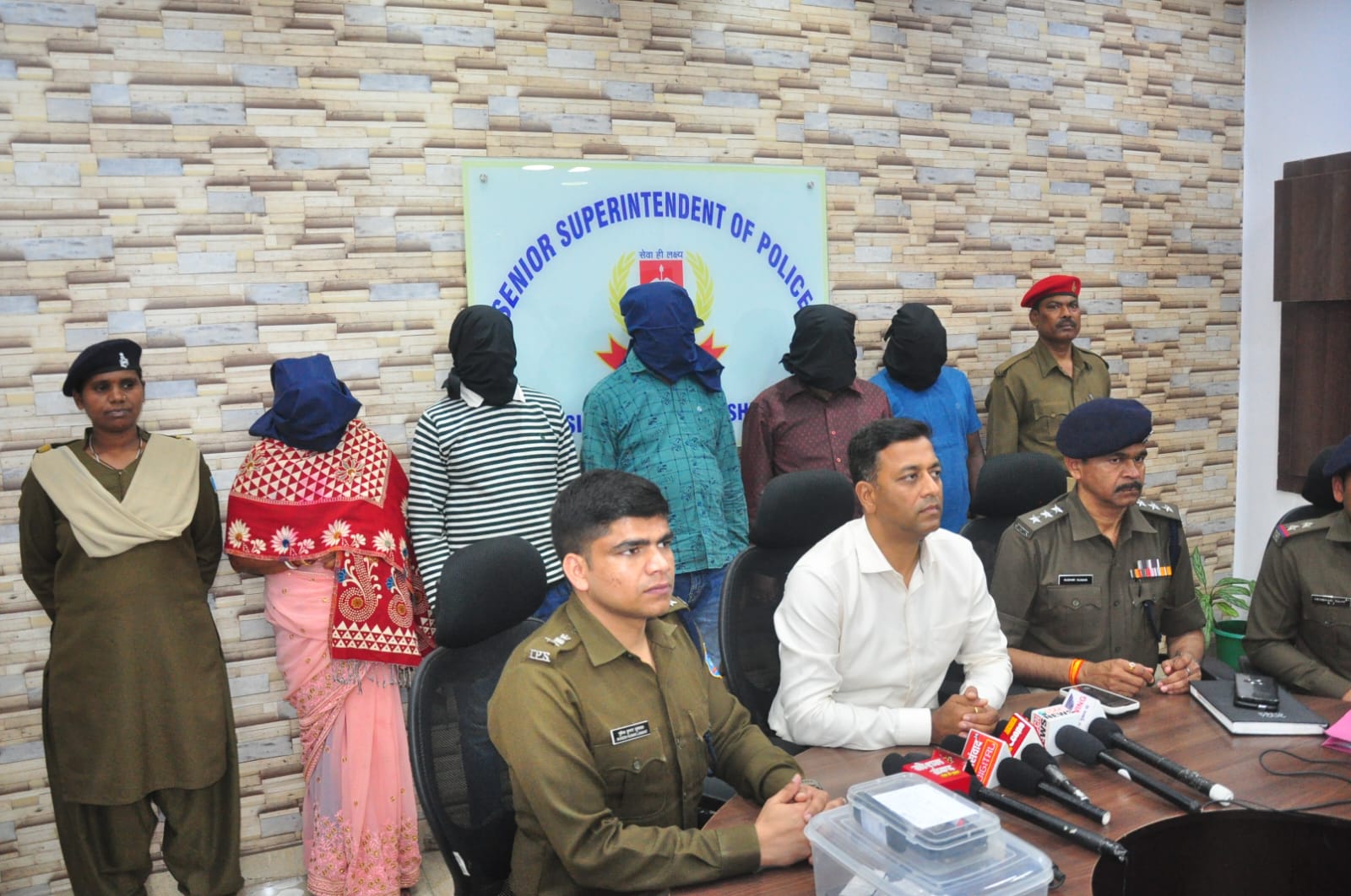 जमशेदपुर पुलिस ने चार घंटे के अंदर अपहरण की घटना का उद्भेदन किया, अपहृत को बरामद कर अपहरणकर्ताओं को गिरफ्तार किया