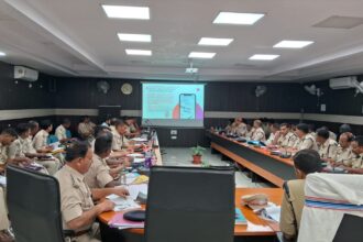 पुलिस अधिकारियों को लोकसभा चुनाव 2024 के लिए प्रशिक्षण दिया गया