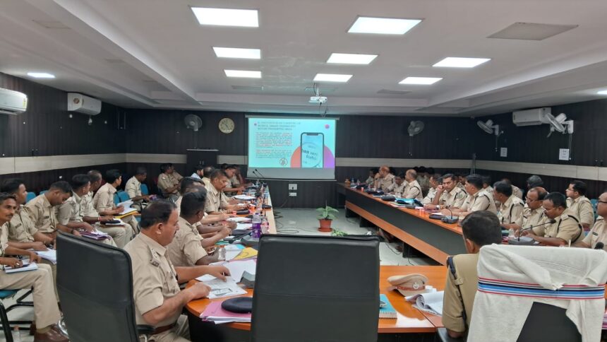 पुलिस अधिकारियों को लोकसभा चुनाव 2024 के लिए प्रशिक्षण दिया गया