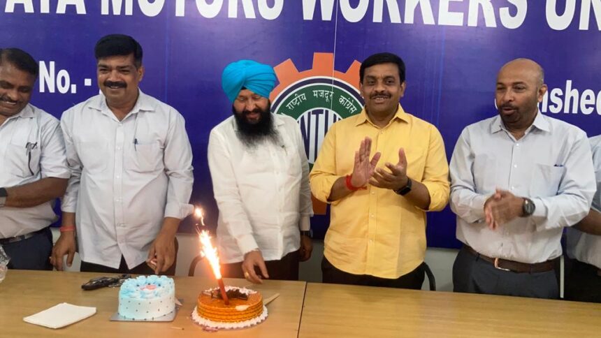 Birthday of Tata Motors Workers Union President Shri Gurmeet Singh ji celebrated