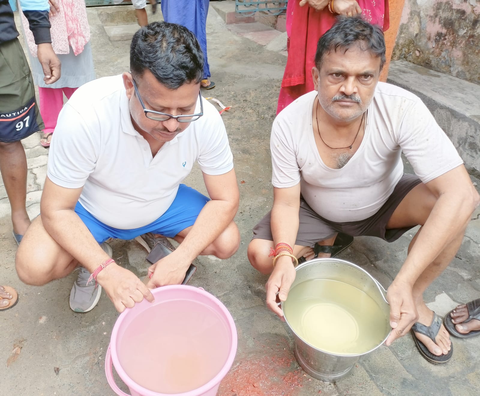 गंदा और बदबूदार पानी 