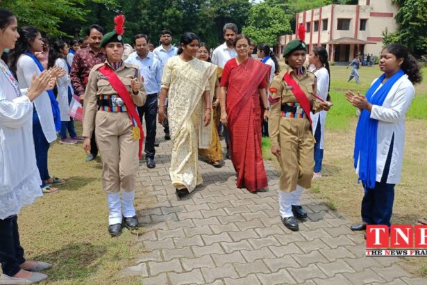 जमशेदपुर विश्वविद्यालय में माननीय सदस्य राष्ट्रीय अनुसूचित जनजाति आयोग डॉ. आशा लकड़ा और उनकी टीम का जमशेदपुर आगमन।