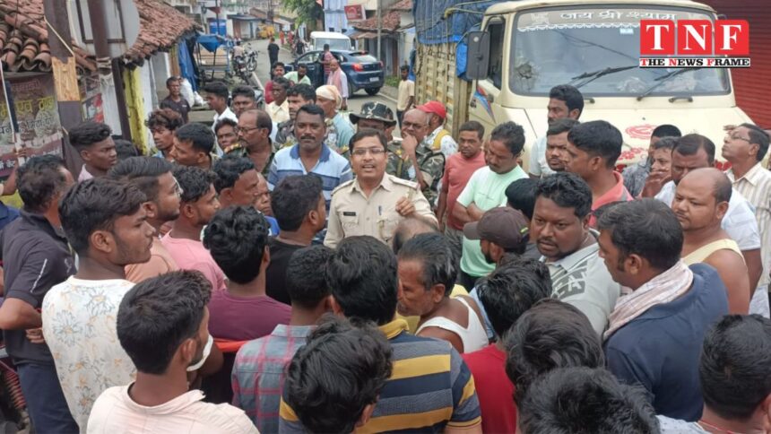 व्यवसायी को ठोकर मारकर अज्ञात वाहन फरार, इलाज को ले जाने के क्रम में मौत, सड़क जामकर कार्यवाही की मांग