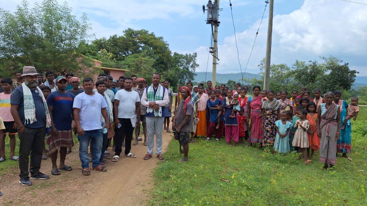 डुमरडीहा टोला के मसुरीबाई नीचे टोला में नये ट्रांसफार्मर के लिए बैठक आयोजित