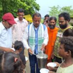 आहारबांध के शिव मंदिर में श्रावण महीने के पांचवें रविवार पर बालक भोजन सह भंडारा कार्यक्रम आयोजित