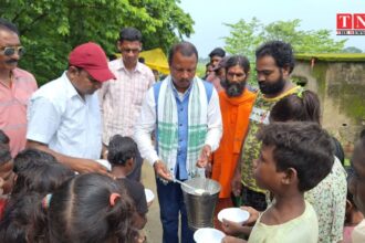 आहारबांध के शिव मंदिर में श्रावण महीने के पांचवें रविवार पर बालक भोजन सह भंडारा कार्यक्रम आयोजित