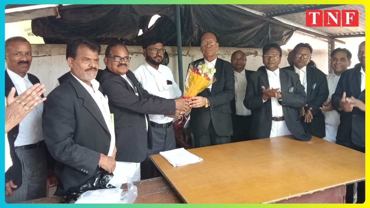 अधिवक्ताओं ने बार एसोसिएशन के महासचिव फादर ऑगस्टीन कुल्लू का जन्मदिन मनाया 112 THE NEWS FRAME