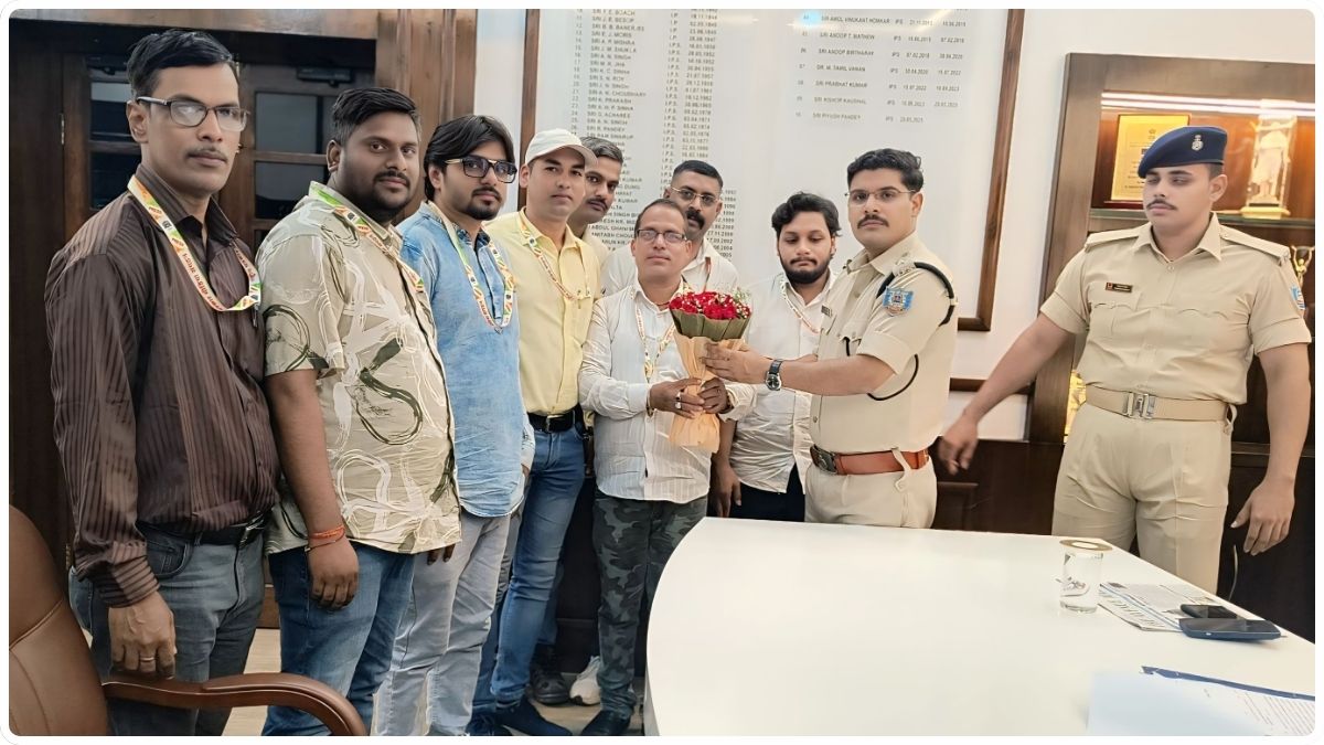 राष्ट्रीय पत्रकार मीडिया संगठन ने किया SSP पीयूष पांडेय का स्वागत, शांति स्थापना को लेकर हुआ संवाद 112 THE NEWS FRAME