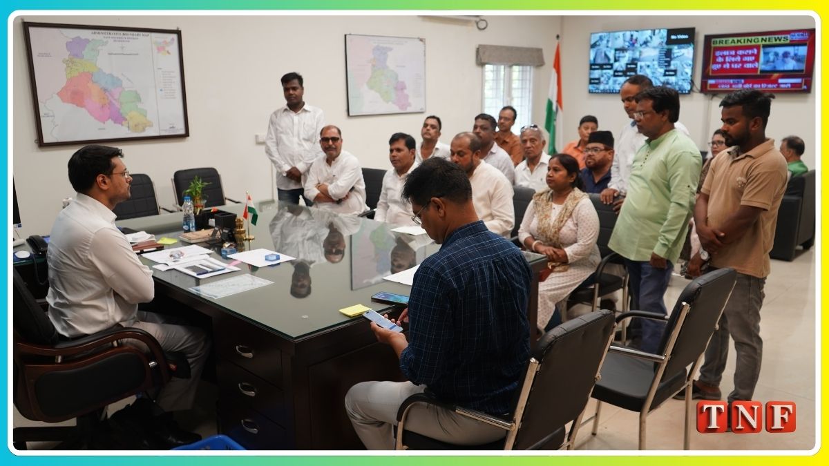 Janta Darbar: डीसी अनन्य मित्तल ने सुनीं आम लोगों की समस्याएं, कई मामलों में तुरंत की कार्रवाई 112 THE NEWS FRAME