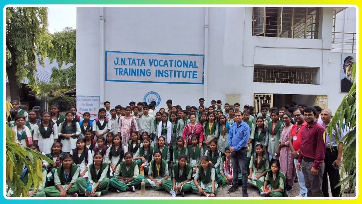 Project Anveshan 2.0: पूर्वी सिंहभूम में “प्रोजेक्ट अन्वेषण 2.0” के तहत 750 विद्यार्थियों ने किया शैक्षणिक भ्रमण, तकनीकी, औद्योगिक और सांस्कृतिक दुनिया से हुए रूबरू 📚⚙️🎨 114 THE NEWS FRAME
