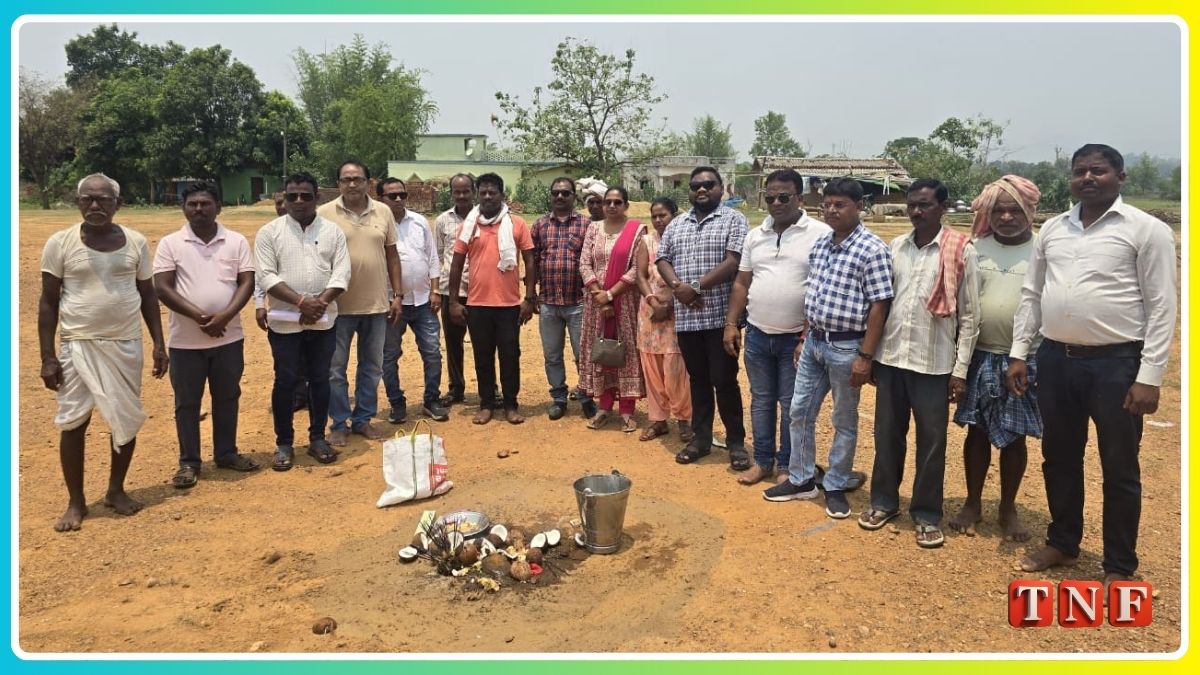 Roladih High School में बनेगा छह कमरों का नया भवन, विधायक प्रतिनिधि और झामुमो नेताओं ने किया भूमि पूजन 112 THE NEWS FRAME