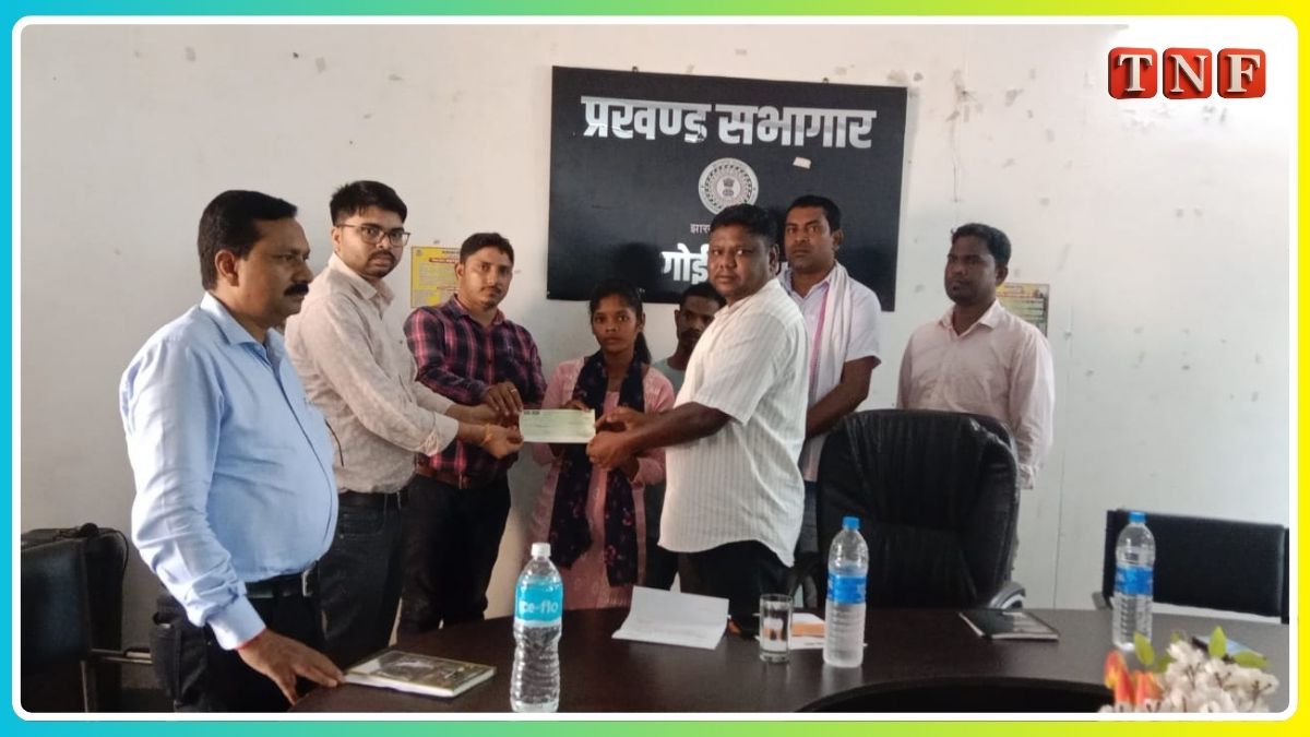 बिजली तार के चपेट में आने से दंपत्ति की हुई थी मौत, मिला 10 लाख रुपये का मुआवजा 112 THE NEWS FRAME