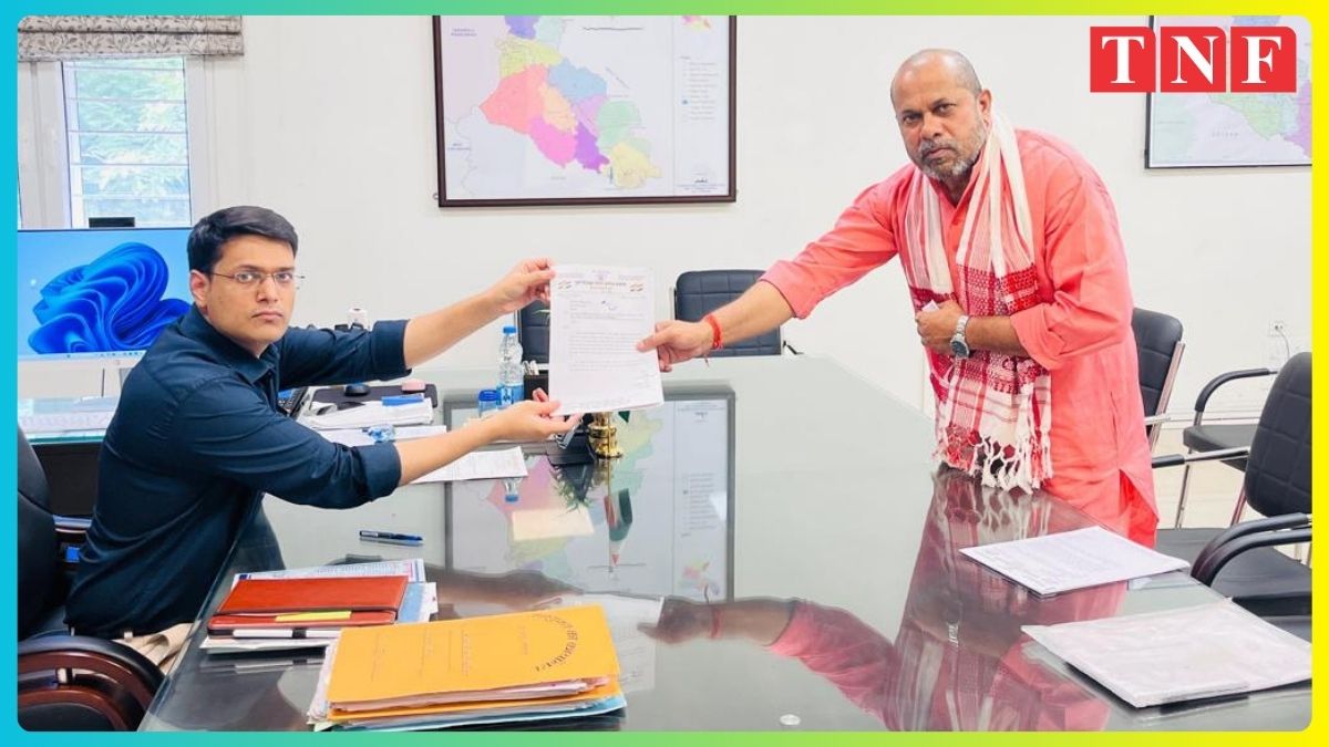 🎯 जमशेदपुर में करोड़ों की ठगी का मामला: कांग्रेस पार्टी ने डीसी को सौंपा मांग पत्र, न्याय के लिए लड़ेगी लंबी लड़ाई – आनन्द बिहारी दुबे 112 THE NEWS FRAME