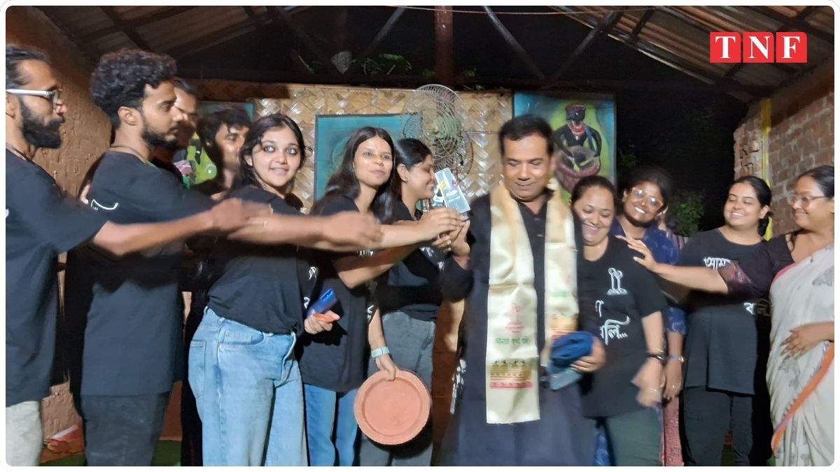 पश्चिम बंगाल की प्रसिद्ध साहित्यिक और रंगमंचीय संस्था कथाकृति, झाड़ग्राम ने टी.वी एक्टर दिनकर शर्मा के द्वारा एकदिवसीय स्टोरी टेलिंग वर्कशॉप का किया आयोजन 115 THE NEWS FRAME