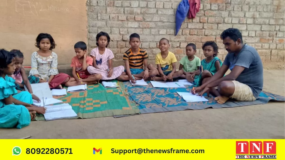 पूर्वी सिंहभूम: वीर सिंह देवगम ने ग्रामीण बच्चों के लिए निःशुल्क कोचिंग की शुरुआत की