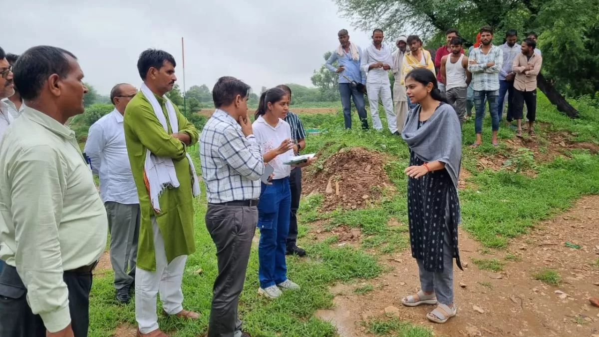 जिला कलेक्टर ने अति-वृष्टि से प्रभावित क्षेत्रों का किया दौरा, जिला कलेक्टर ने आमजन से सावधानी बरतने की करी अपील ।