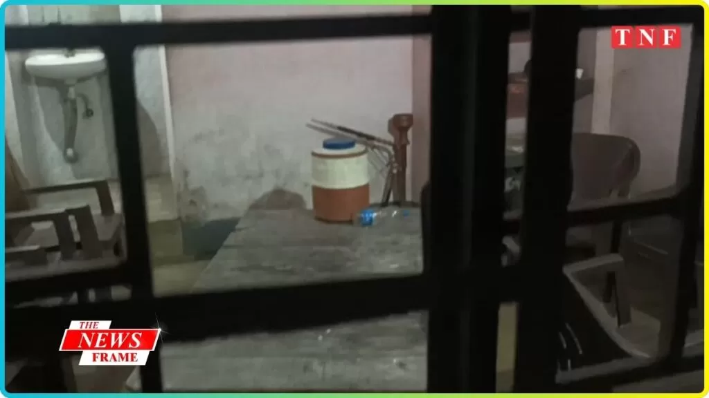 ट्रांसपोर्ट ऑफिस में तोड़फोड़, खिड़की-दरवाजे के शीशे टूटे