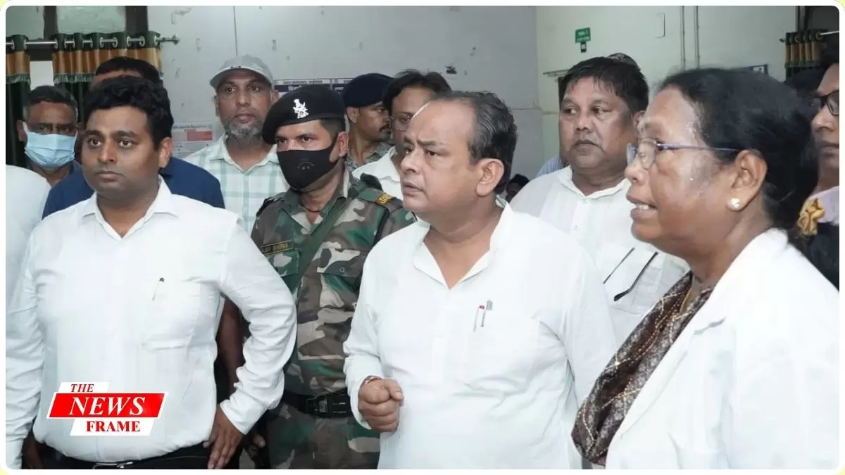 चाईबासा सदर अस्पताल कांड: स्वास्थ्य मंत्री डॉ. इरफान अंसारी ने की मौके पर जांच, बोले — “दोषियों को बख्शा नहीं जाएगा”