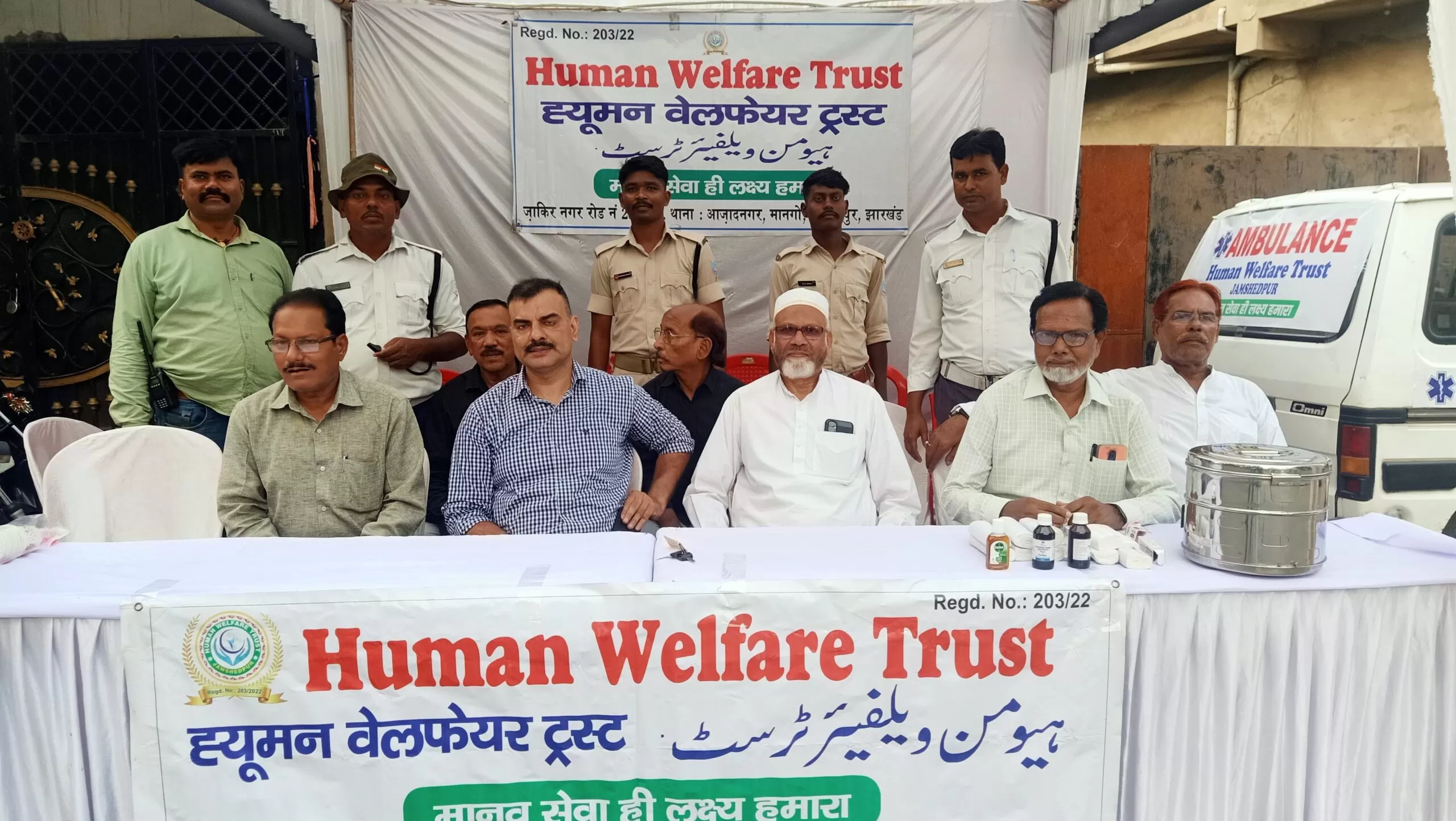 छठ पर्व पर येसु भवन पंप हाउस घाट के पास लगाया गया सहायता शिविर, श्रद्धालुओं के लिए फर्स्ट एड, एंबुलेंस और शुद्ध पेयजल की व्यवस्था