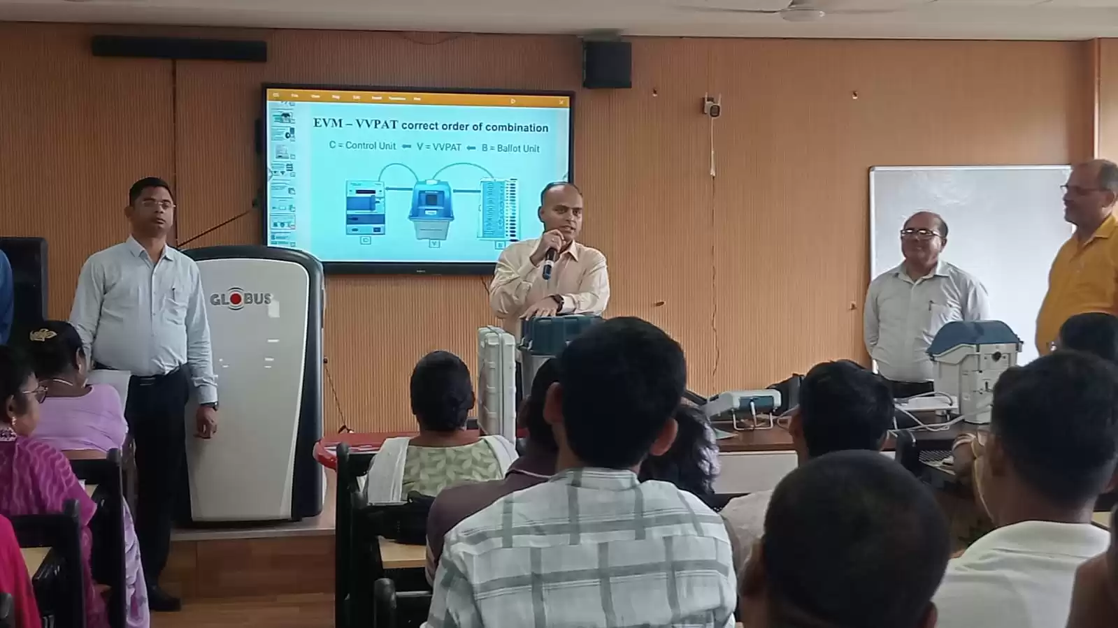 प्रशिक्षण में अपनी शंकाओं को दूर कर लें, मतदान दिवस पर कोई लापरवाही नहीं हो - मतदान दलों के दूसरे चरण का प्रशिक्षण प्रारंभ